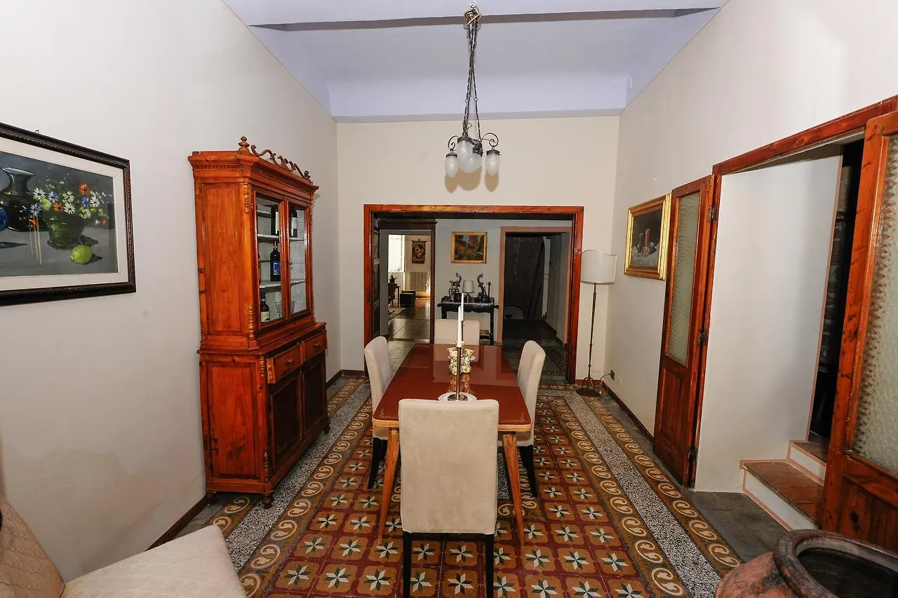 مبيت وإفطار مونتالشينو Il Palazzo Del Cardinale 3*,  إيطاليا